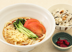 冷したぬきうどん